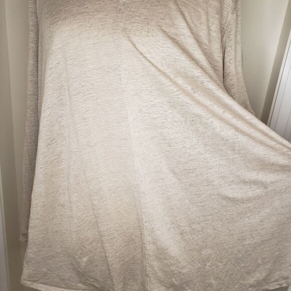 Toni T linen top - Picture 7 of 9
